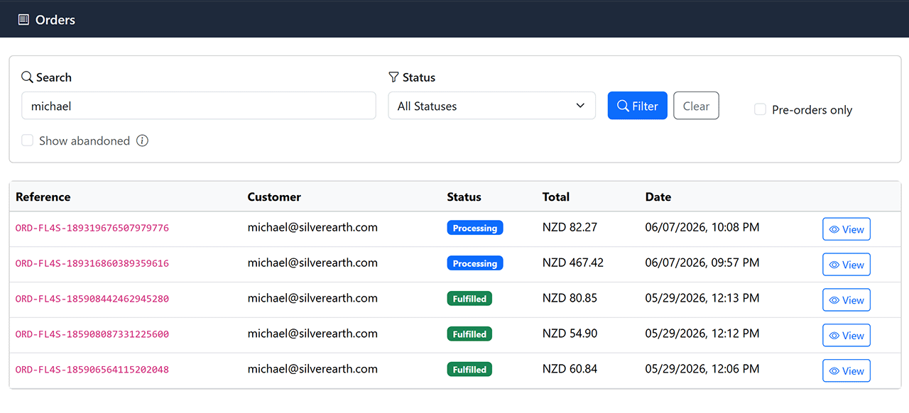 Admin orders list showing status filters, customer search, and fulfillment badges